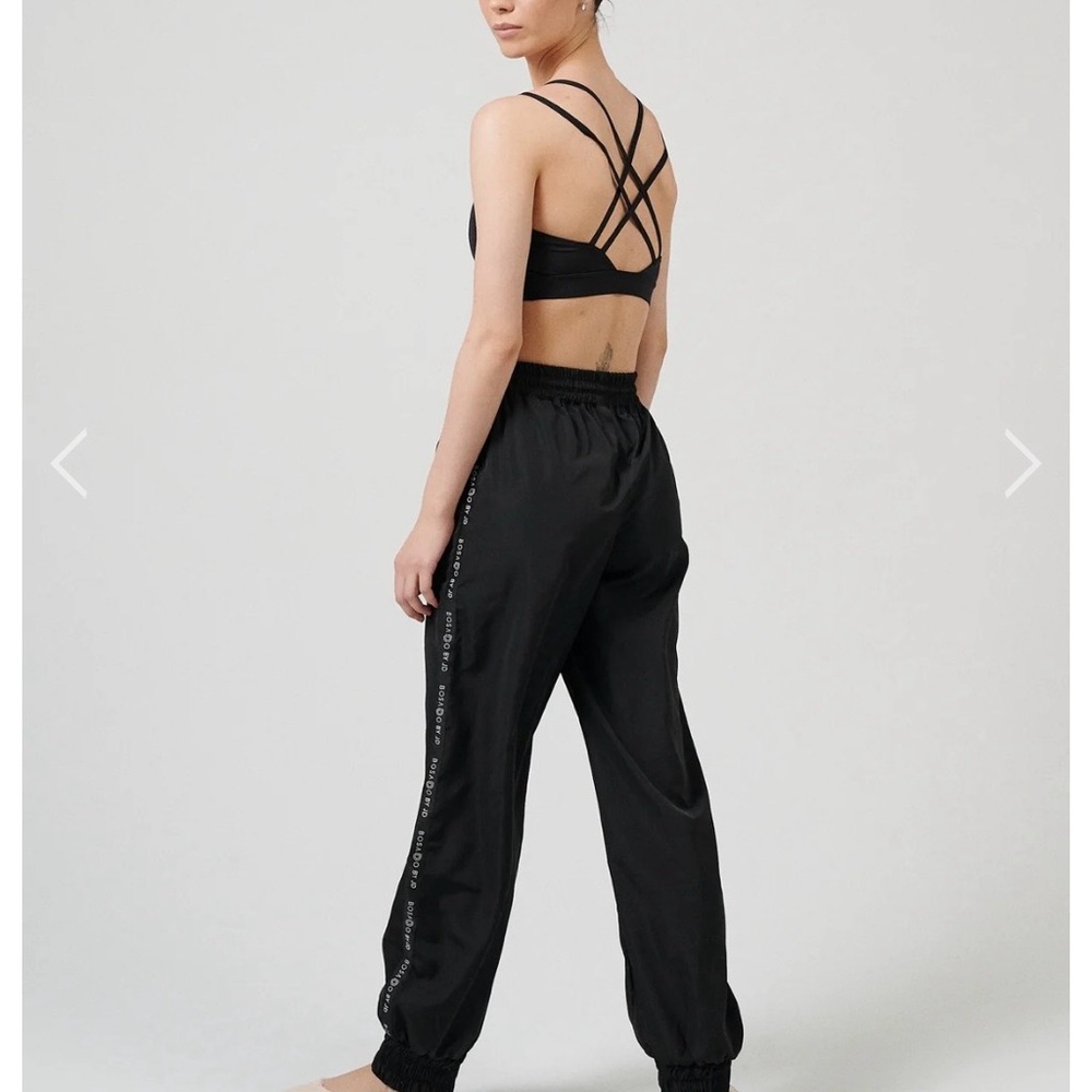 Chic gray BOSADO Women's Cropped Pants